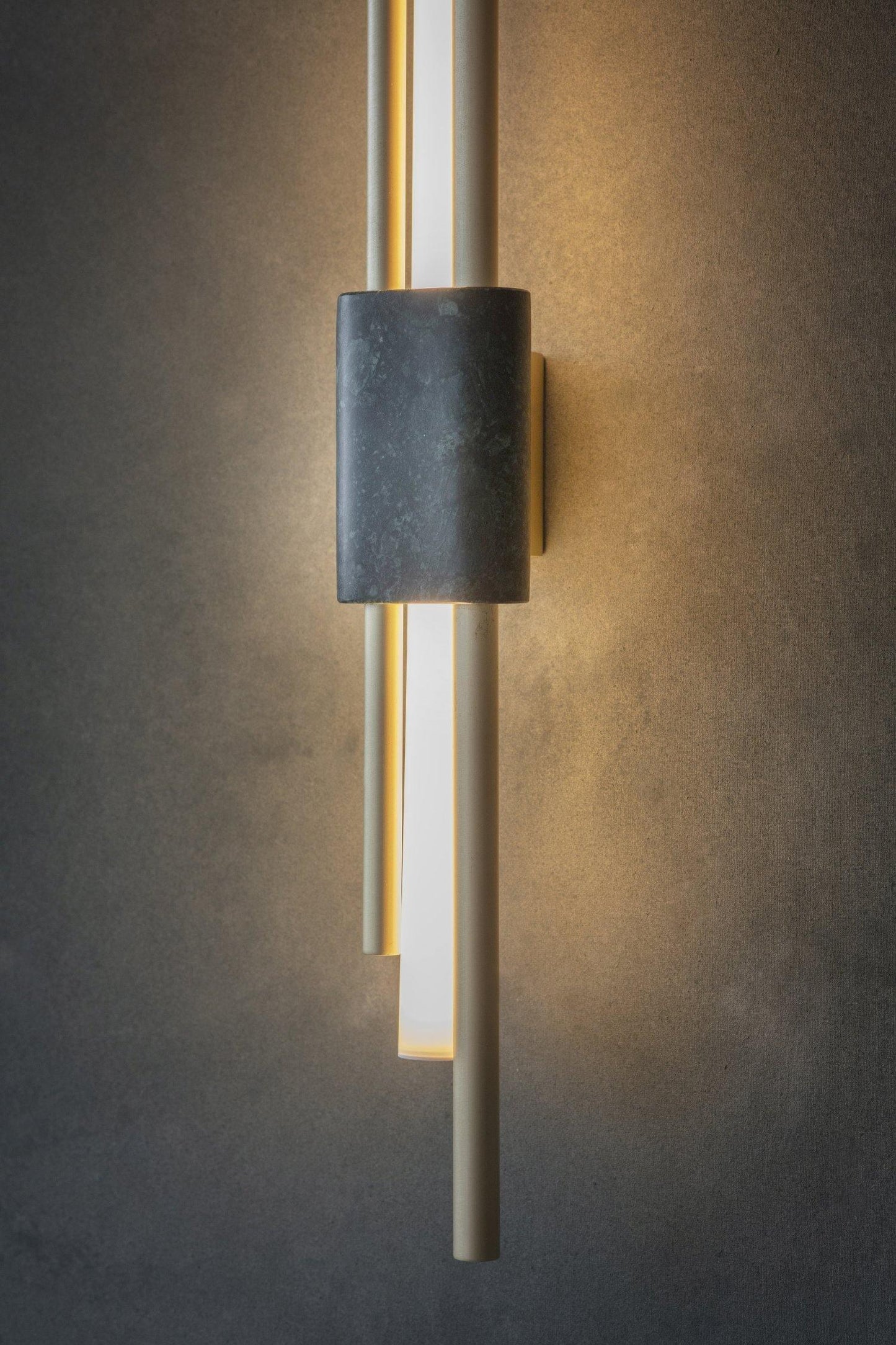 Tanto Wall Light | Brass & Marble | Gold with Green or White Shade