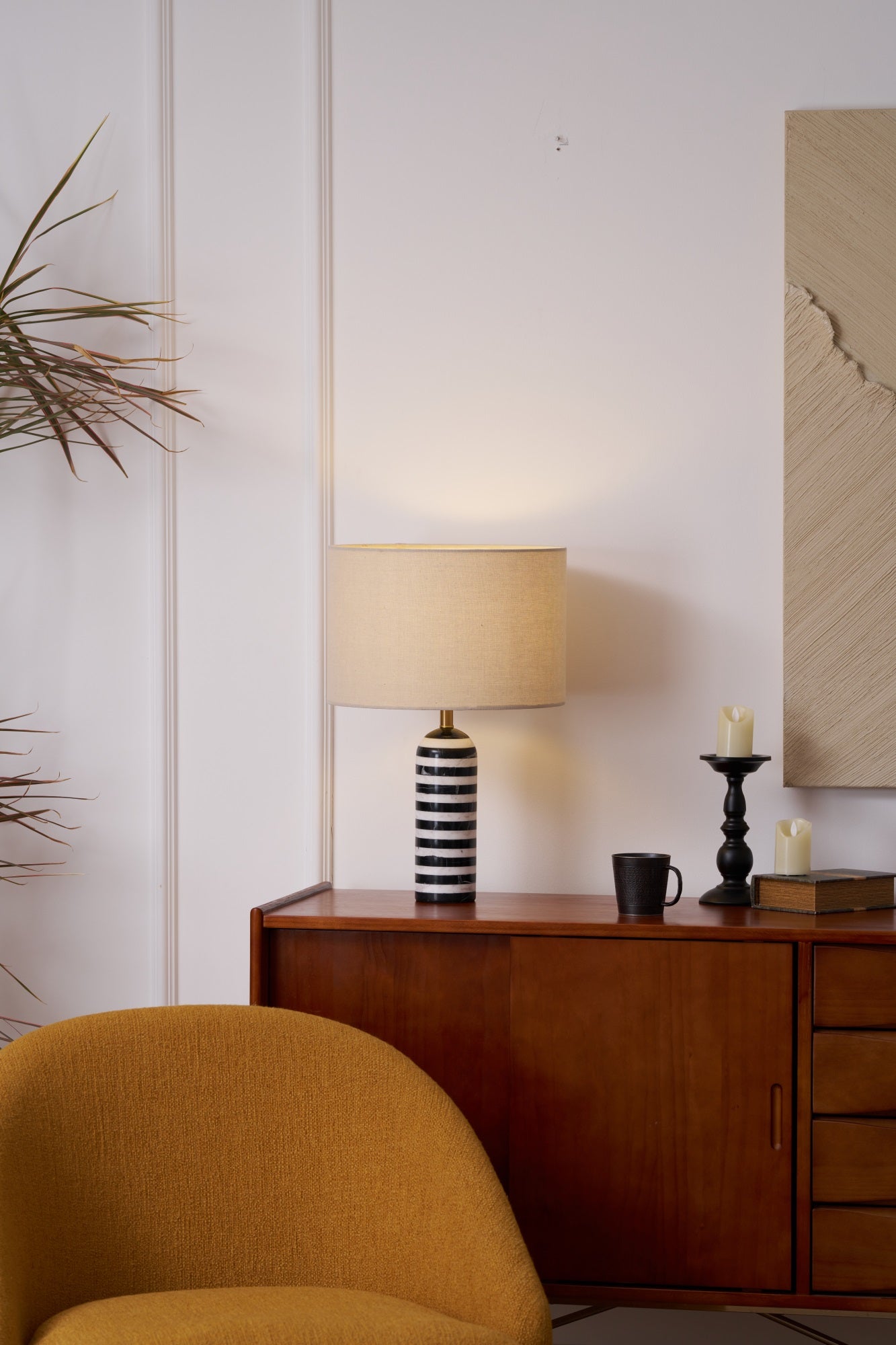 Tuxedo Table Lamp | Black and White Marble | 30cm Diameter