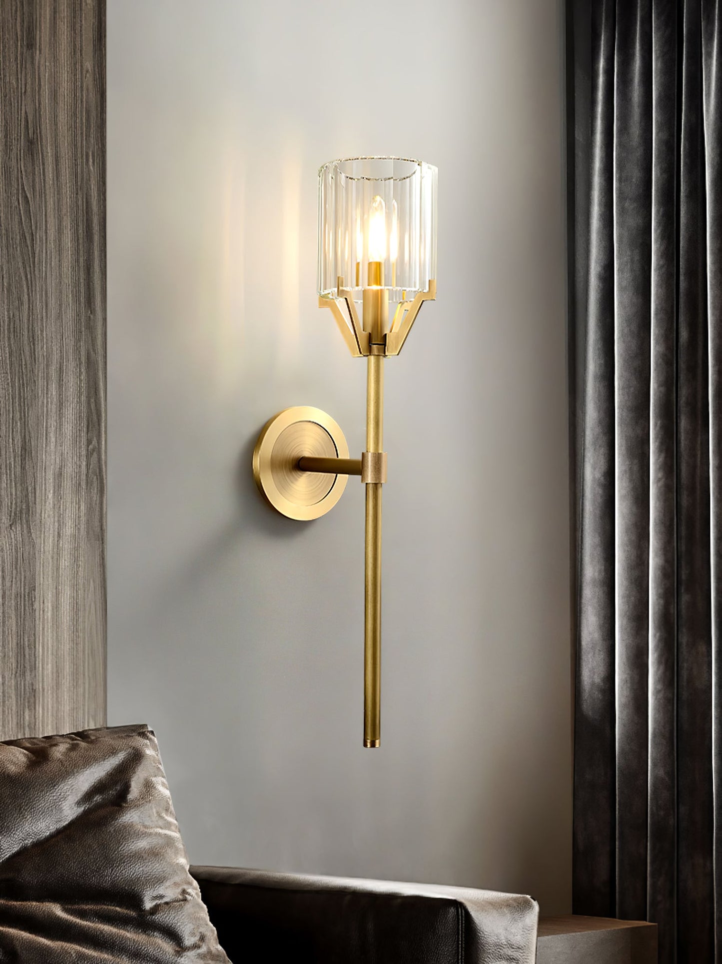 Valdampierre Wall Sconce | Heavy Cut Crystal & Heritage Brass | Indoor Lighting