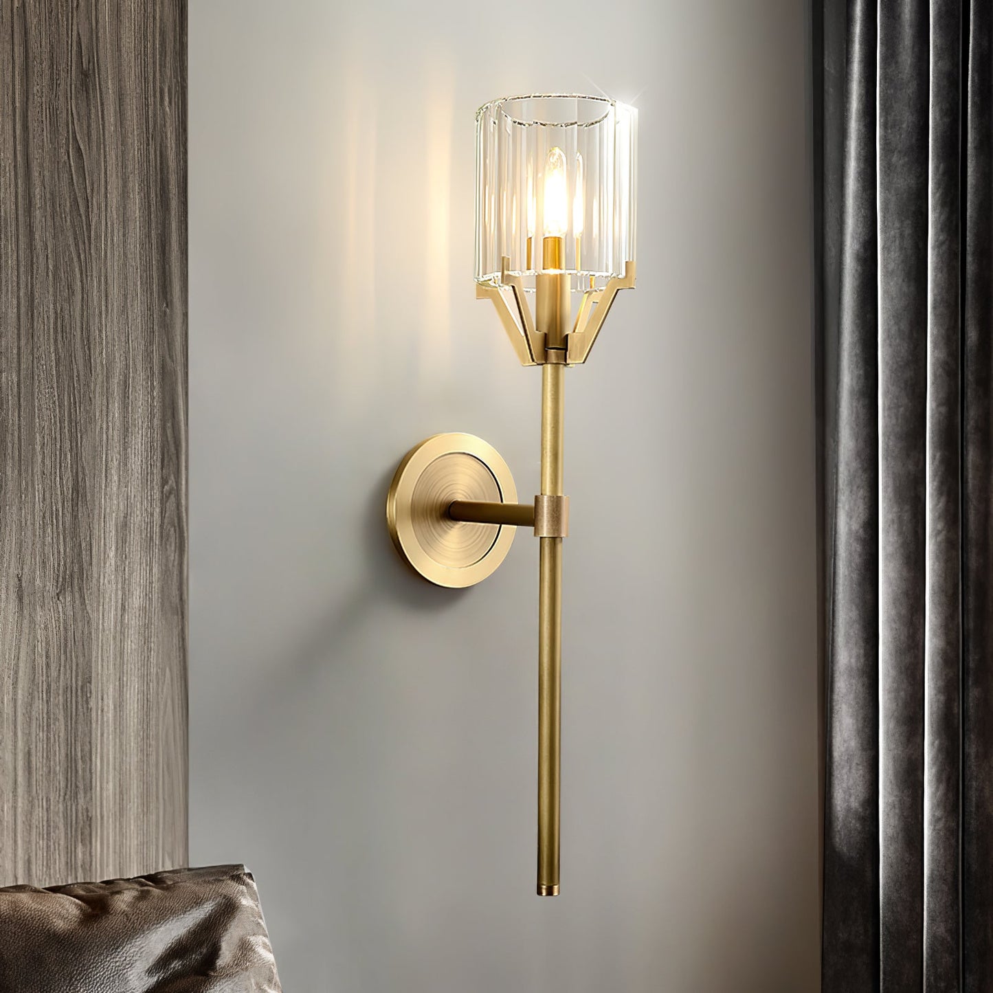 Valdampierre Wall Sconce | Heavy Cut Crystal & Heritage Brass | Indoor Lighting