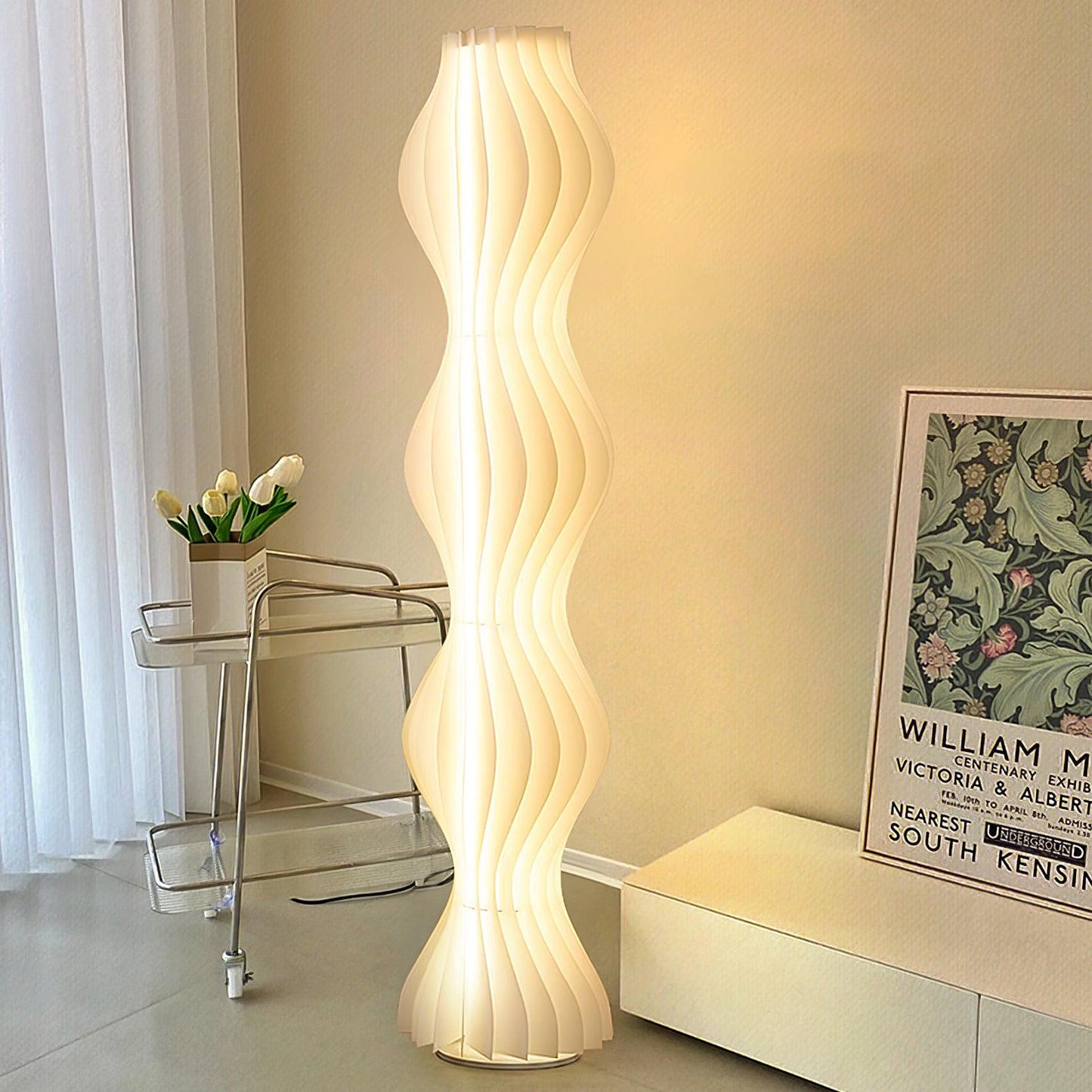 Vapor Floor Lamp | White Iron & Acrylic | Modern Design