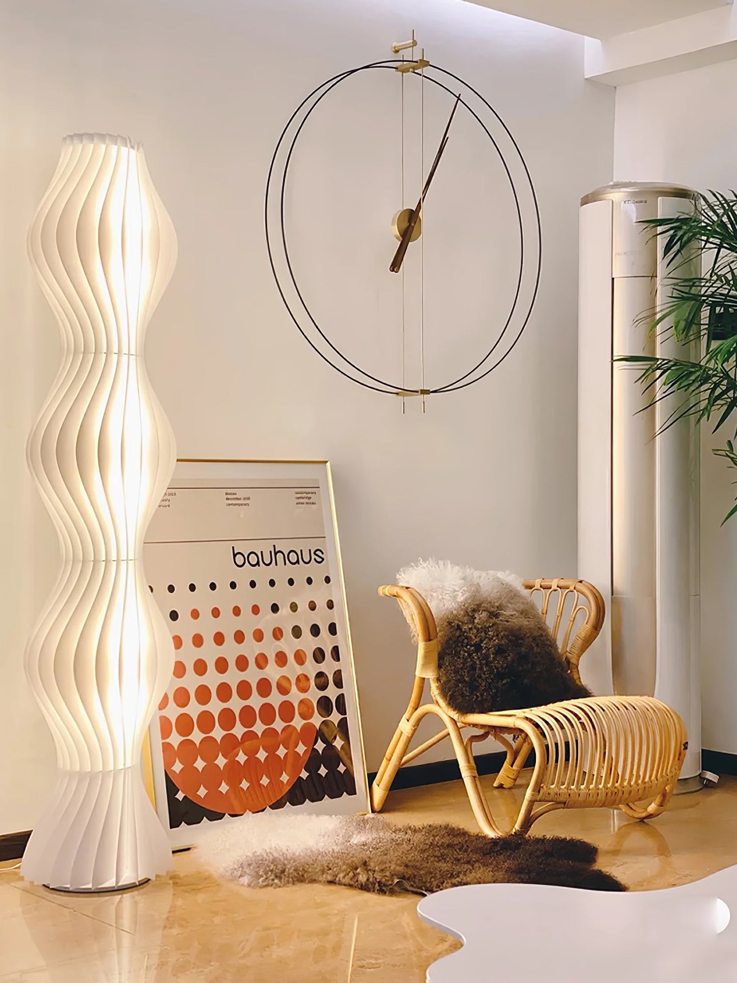 Vapor Floor Lamp | White Iron & Acrylic | Modern Design