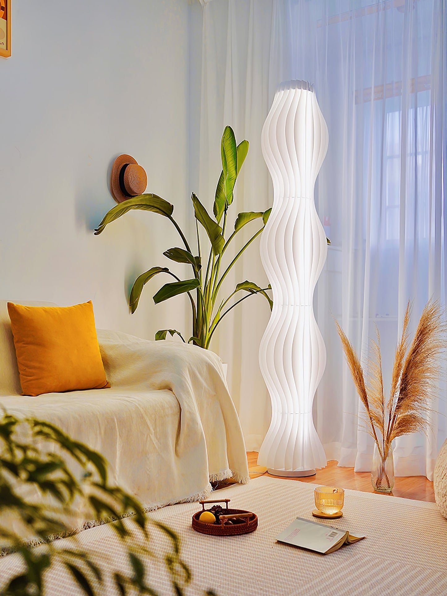 Vapor Floor Lamp | White Iron & Acrylic | Modern Design