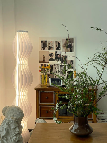 Vapor Floor Lamp | White Iron & Acrylic | Modern Design
