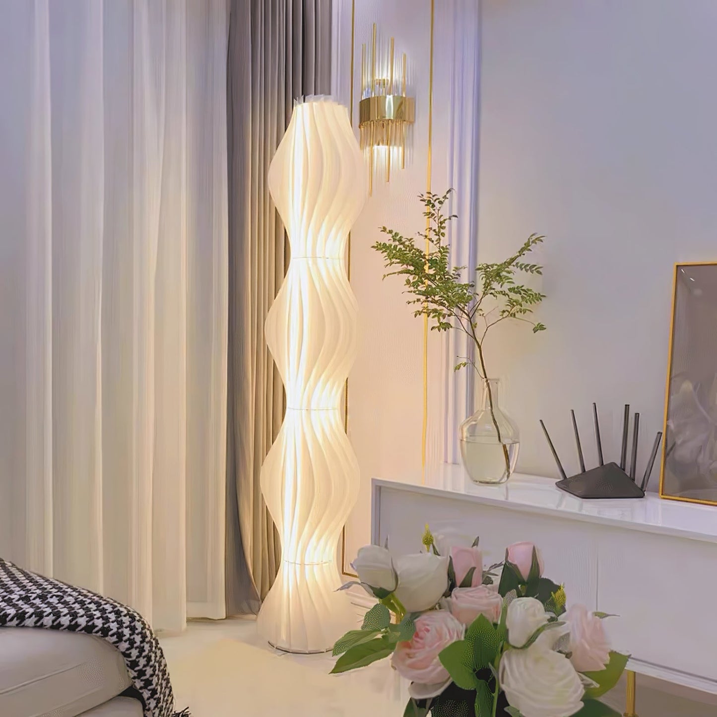 Vapor Floor Lamp | White Iron & Acrylic | Modern Design