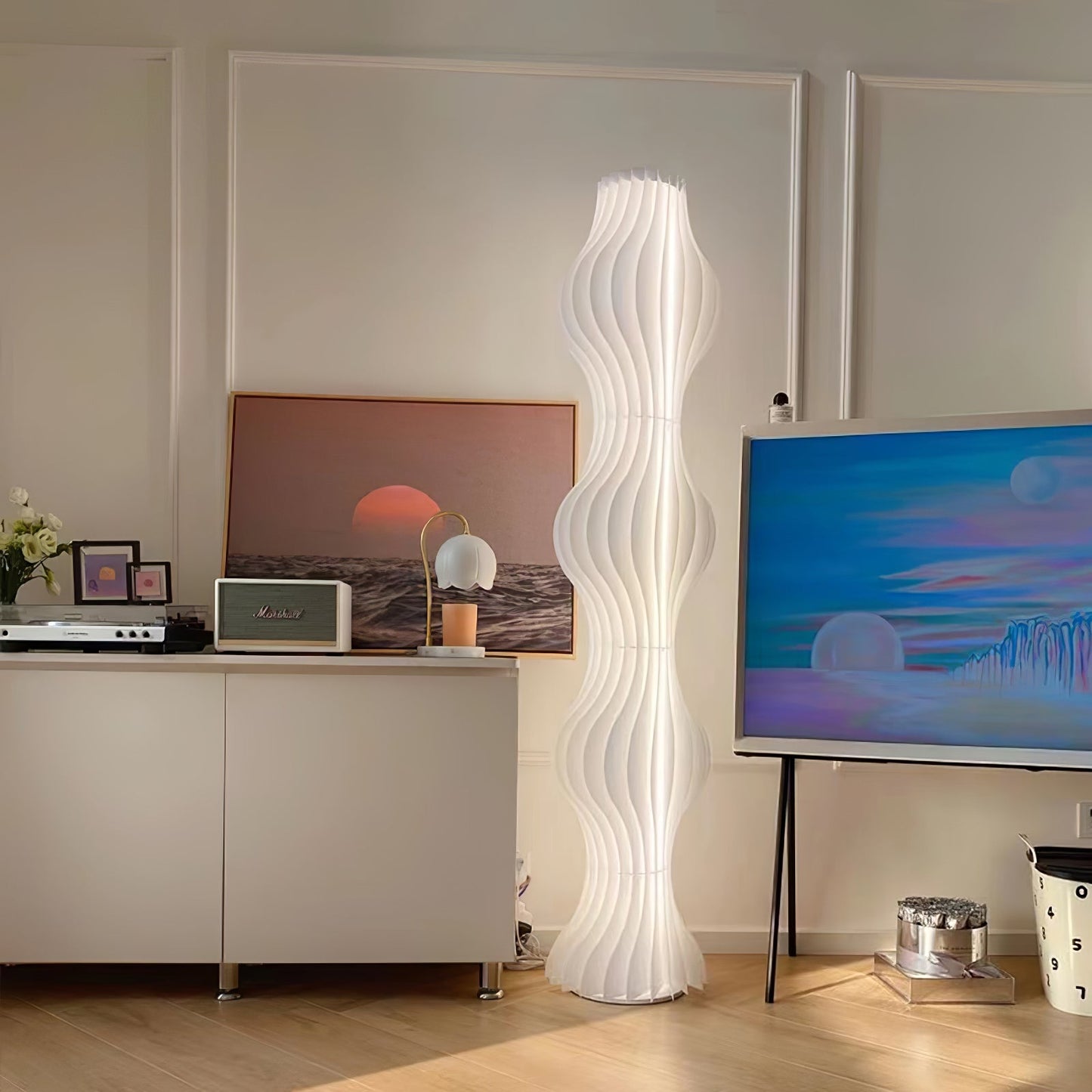 Vapor Floor Lamp | White Iron & Acrylic | Modern Design