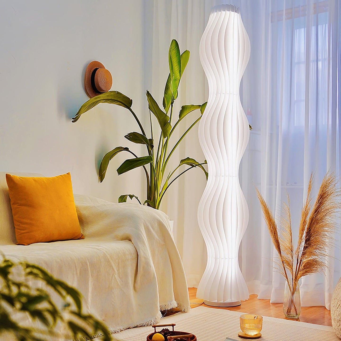 Vapor Floor Lamp | White Iron & Acrylic | Modern Design