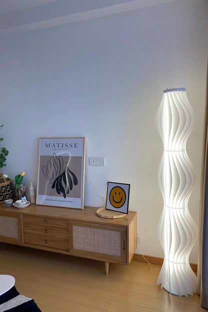 Vapor Floor Lamp | White Iron & Acrylic | Modern Design