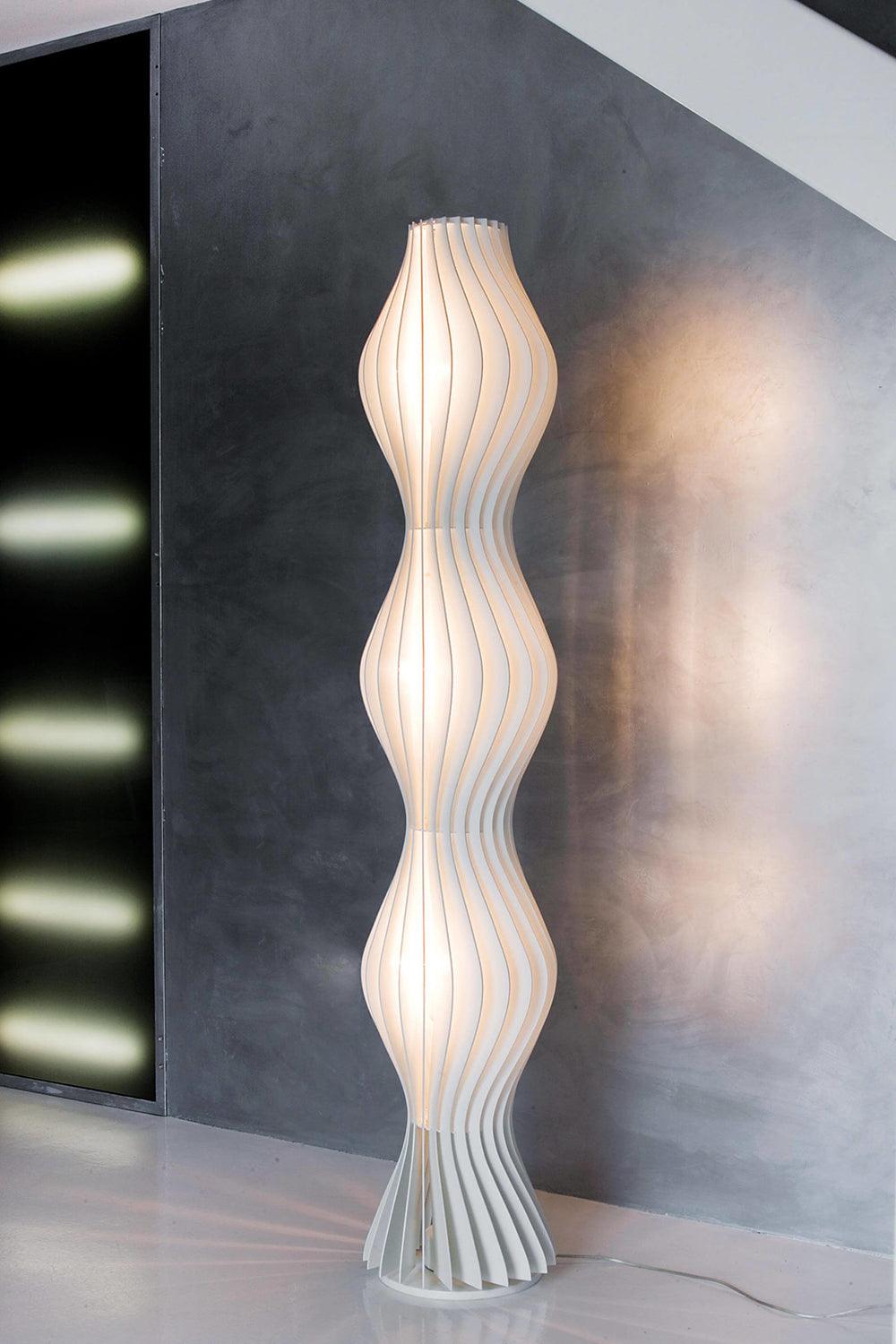 Vapor Floor Lamp | White Iron & Acrylic | Modern Design