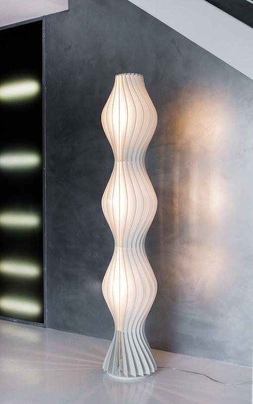 Vapor Floor Lamp | White Iron & Acrylic | Modern Design