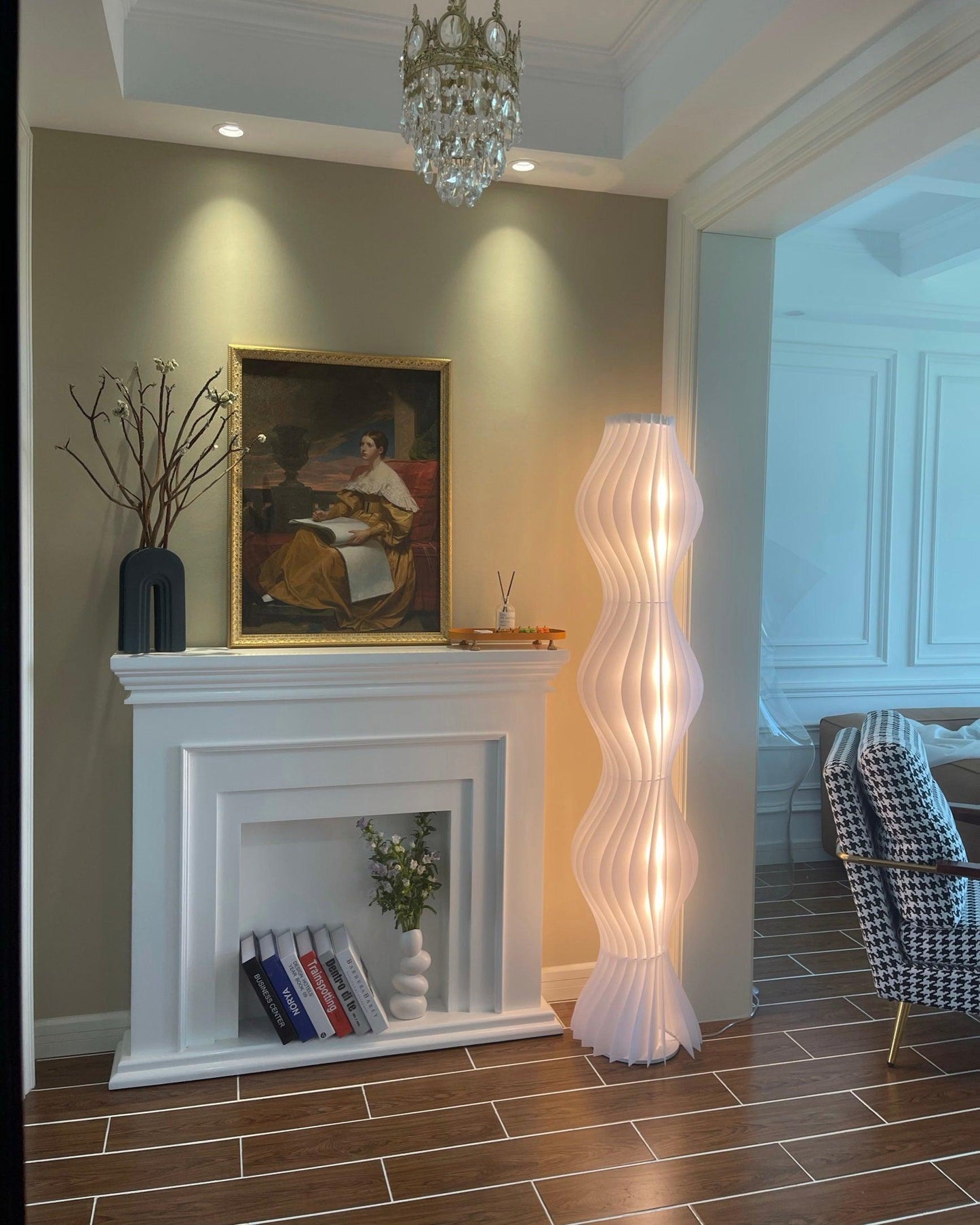 Vapor Floor Lamp | White Iron & Acrylic | Modern Design