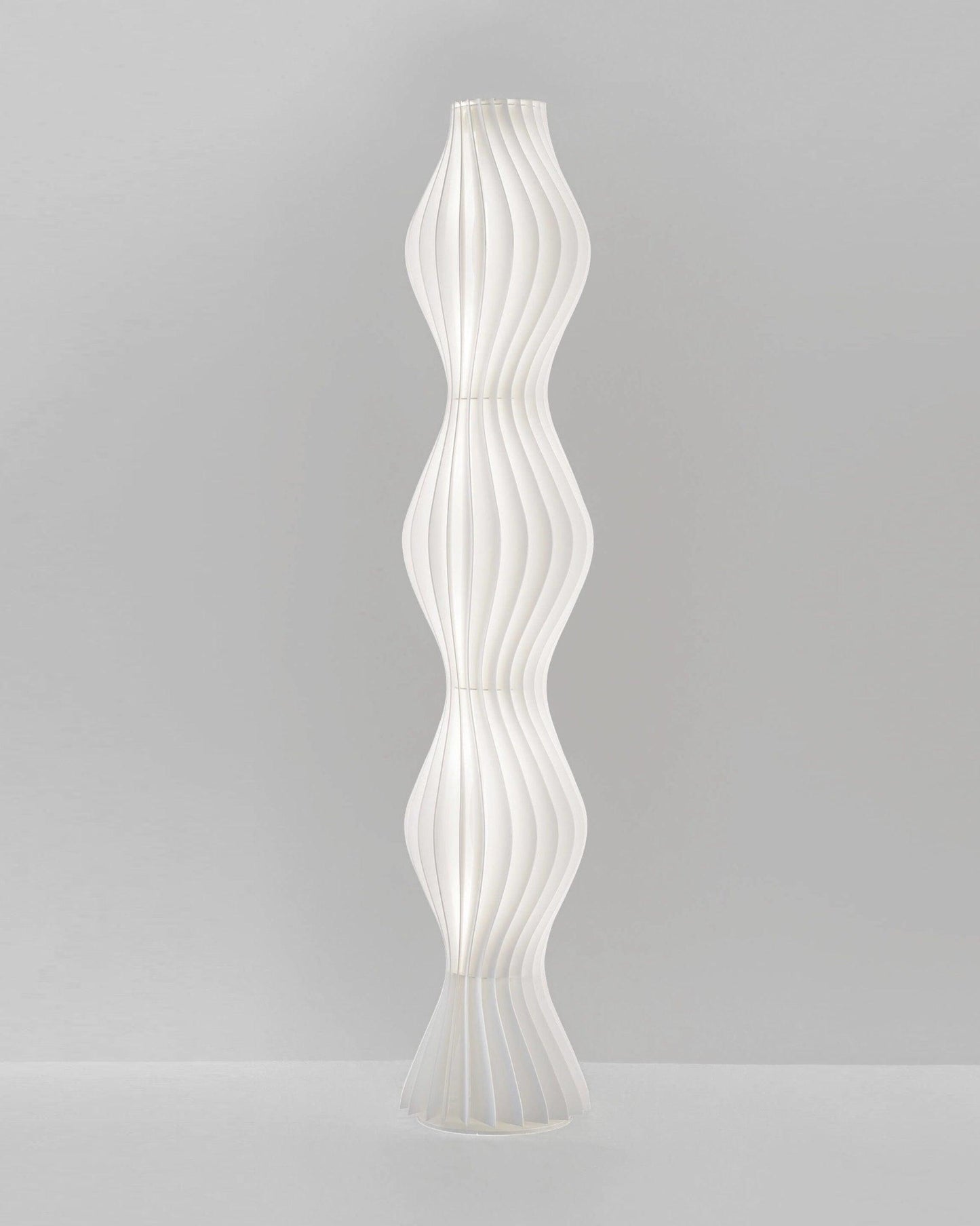 Vapor Floor Lamp | White Iron & Acrylic | Modern Design