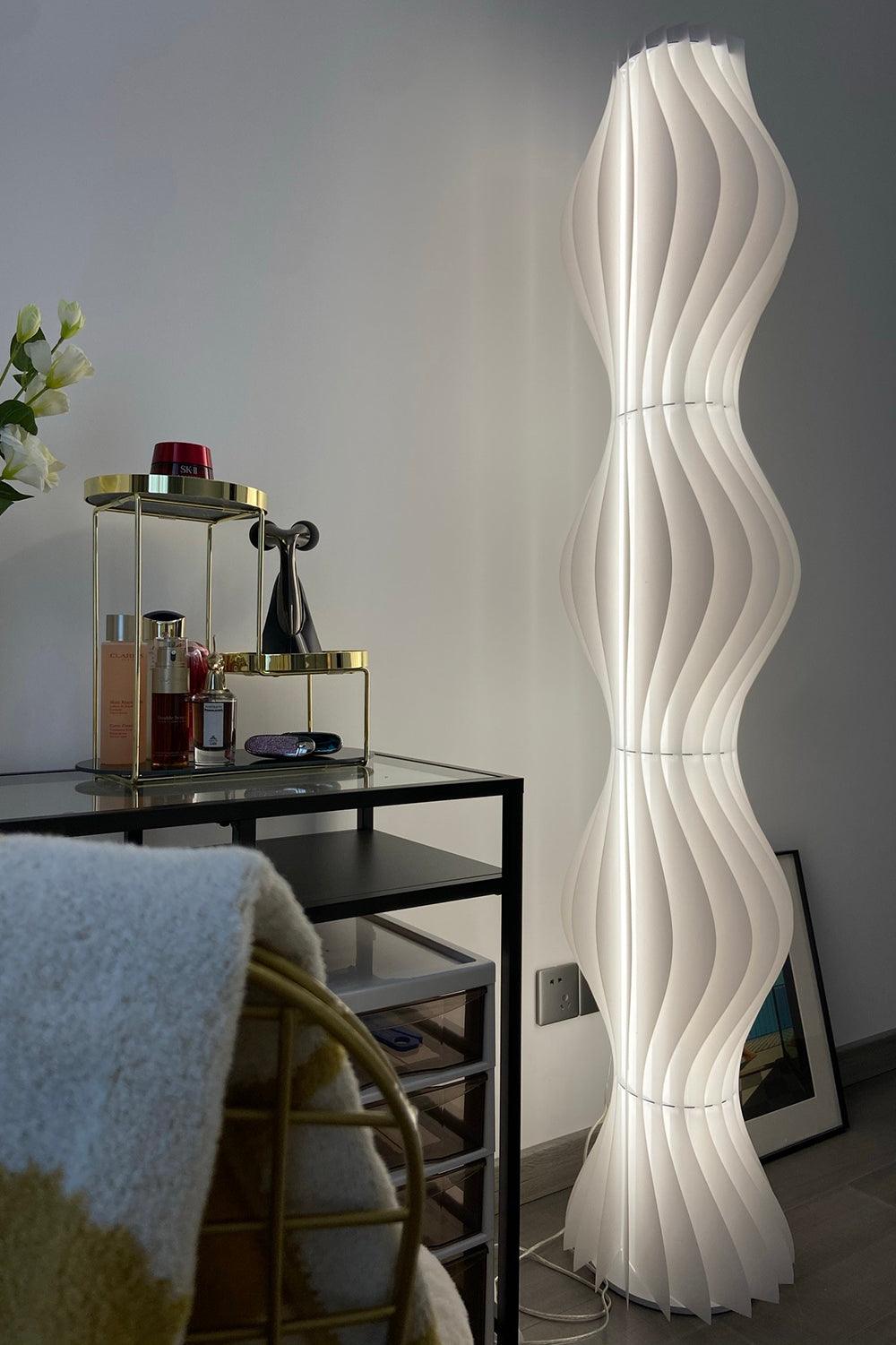 Vapor Floor Lamp | White Iron & Acrylic | Modern Design