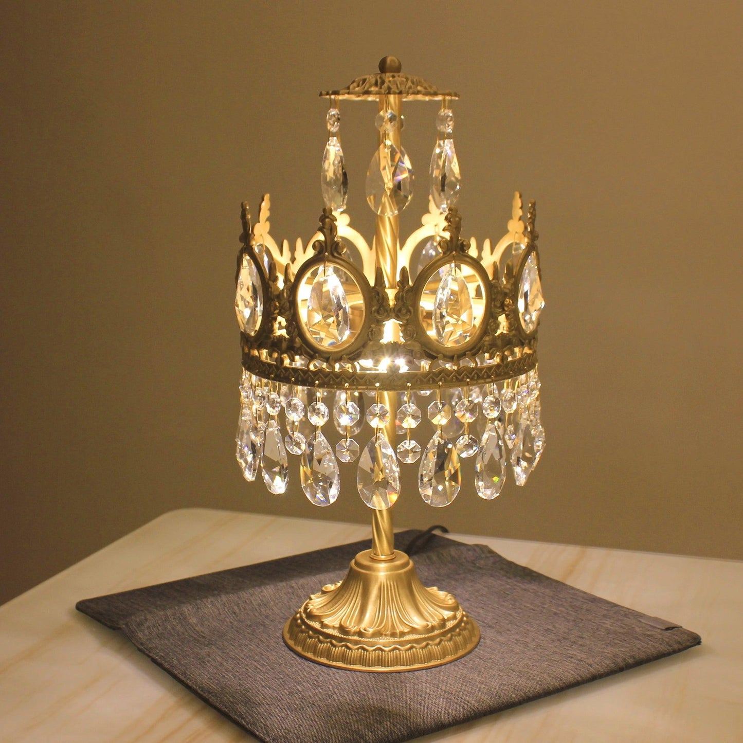 Vintage Crystal Table Lamp | Clear Crystals & Copper Plating | 20cm Diameter