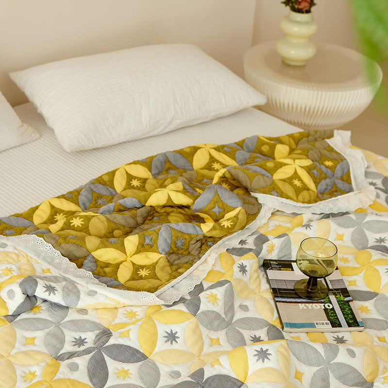 Bamboo Fiber Quilt | Floral Lace Edge | Full & Queen Sizes