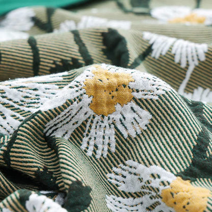 Daisy Print Reversible Quilt | 100% Organic Cotton | Full/Queen/King Sizes