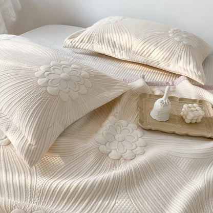 Floral Gauze Quilt | 3-Layer Polyester | Full/Queen/King Sizes