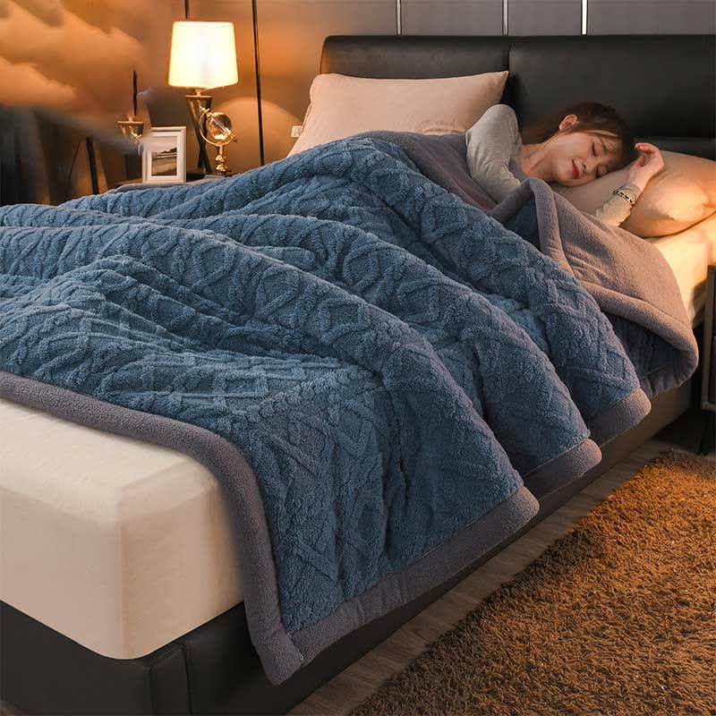 Fleece Throw Blanket | Double-Sided Microfiber Velvet | Full Size 71"x79"