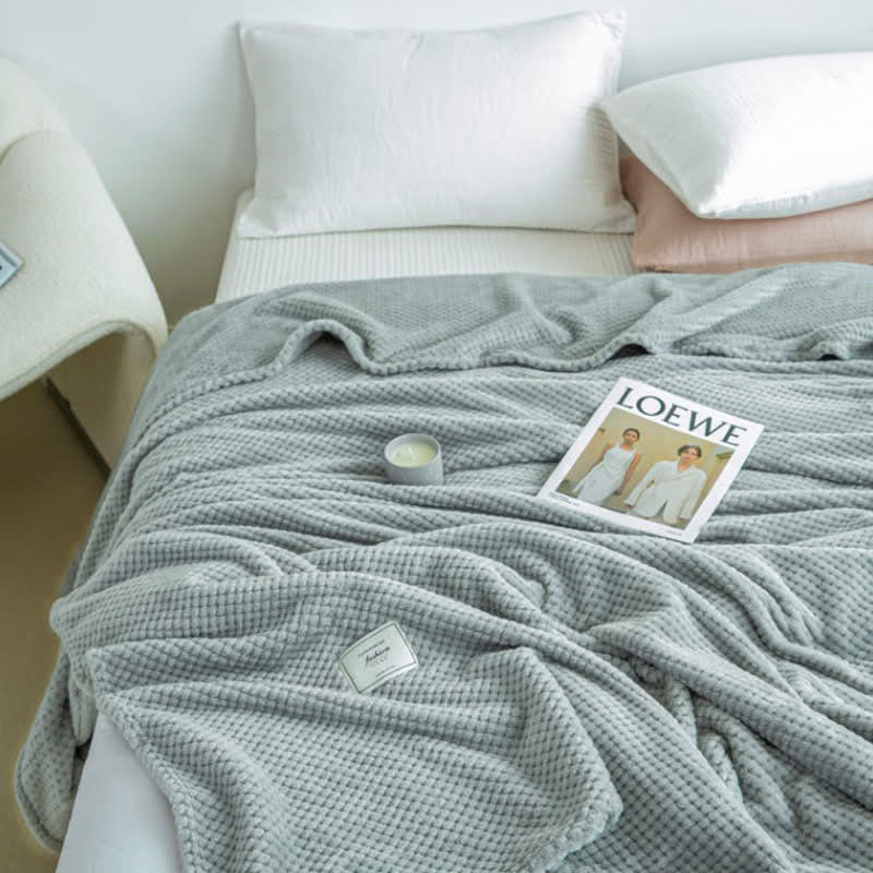 Lightweight Throw Blanket | Soft Polyester | Full Size 71"x79"