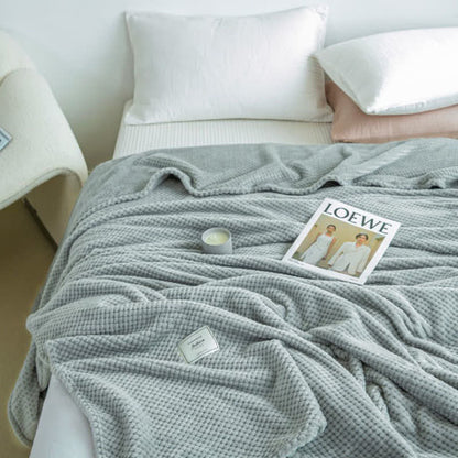 Lightweight Throw Blanket | Soft Polyester | Full Size 71"x79"