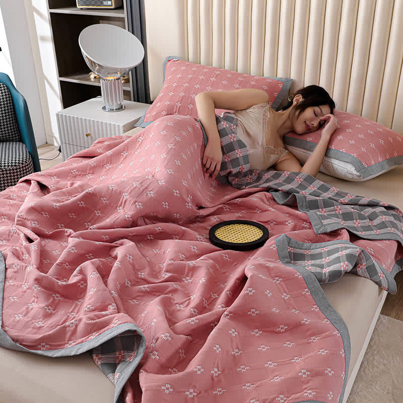 Modern Breathable Quilt | Eco-Friendly Polyester | Full & Queen Sizes
