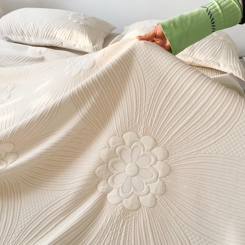 Floral Gauze Quilt | 3-Layer Polyester | Full/Queen/King Sizes