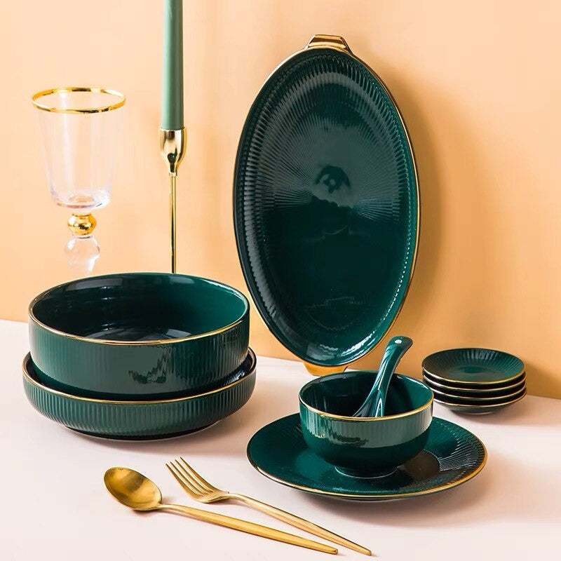 Ocula Dinnerware Set | Fine Porcelain with Gold Rim | Green, 4-8 Persons