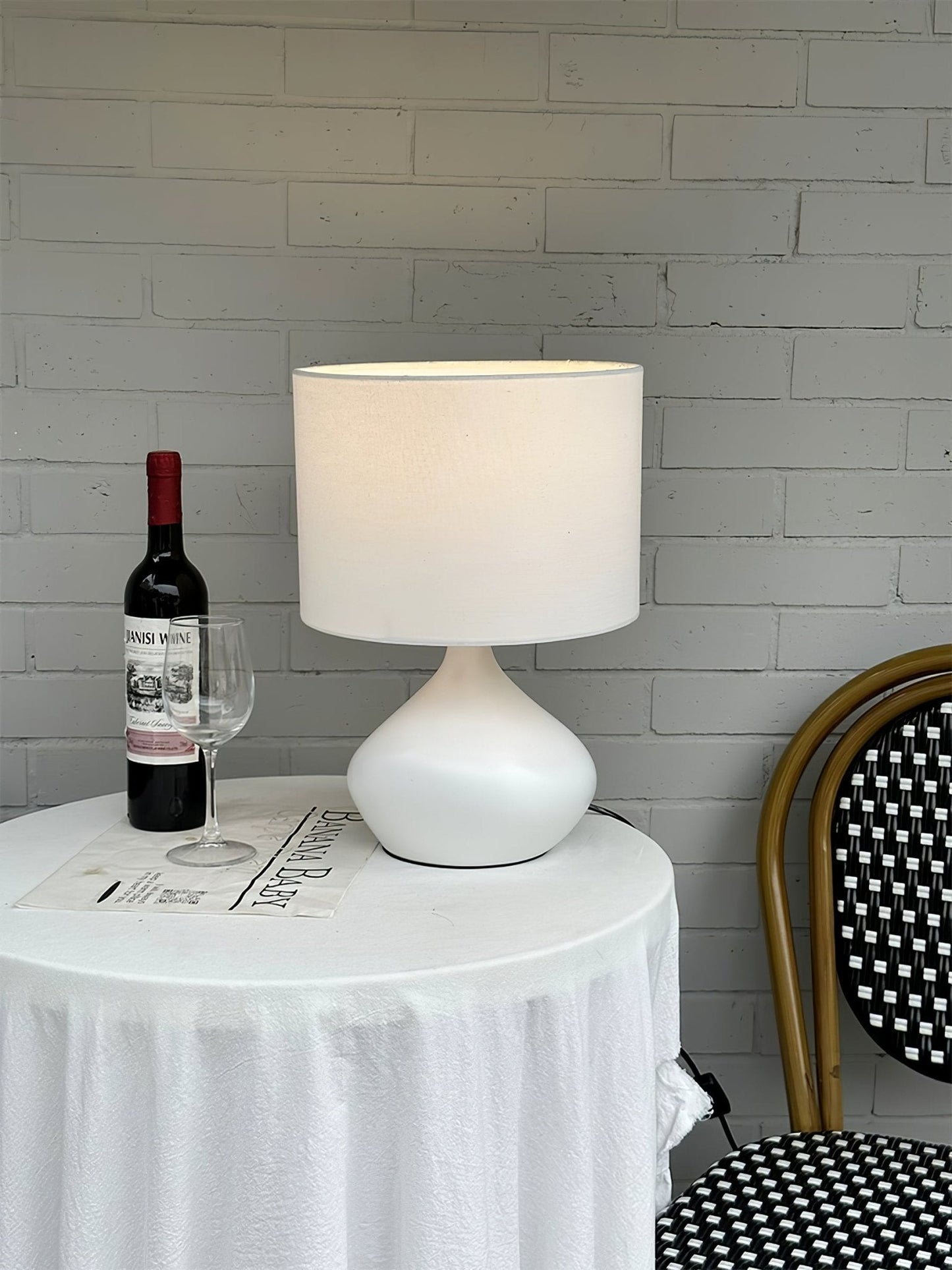 Lumea Table Lamp | Ceramic | White/Black