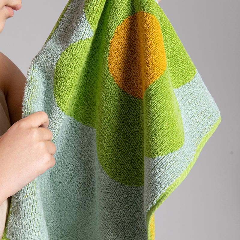Flower Pattern Cotton Bath Towel | Breathable & Soft | 70cm x 140cm