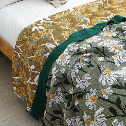 Daisy Print Reversible Quilt | 100% Organic Cotton | Full/Queen/King Sizes